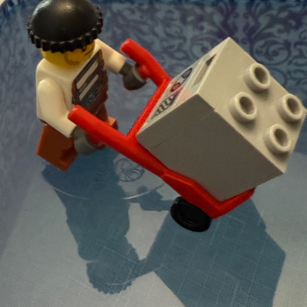 LEGO Thief with safe Minifigure with Red Hand Truck and Gray safe